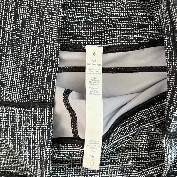 Lululemon shorts 6 - Picture 2 of 3